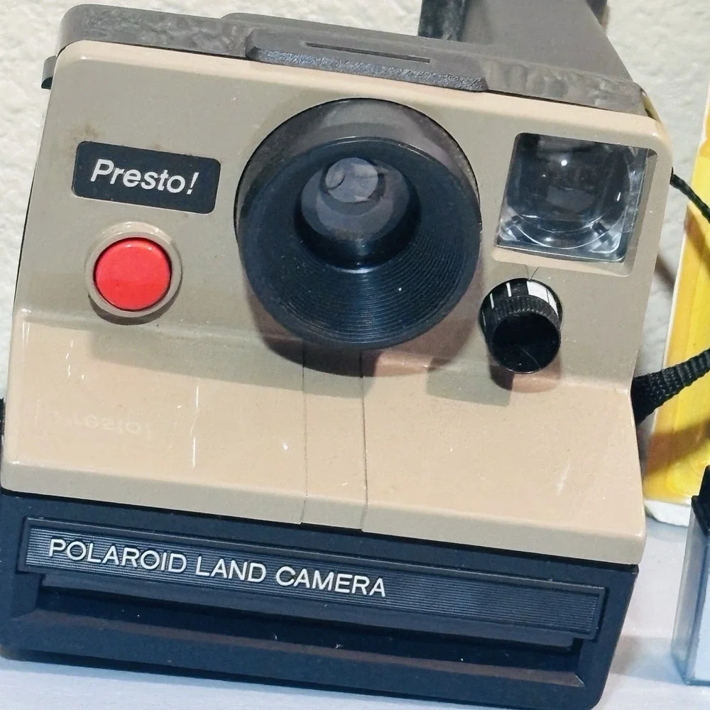 Polaroid Pronto Land Film Camera with Case & Two Flash Clean Good Condition